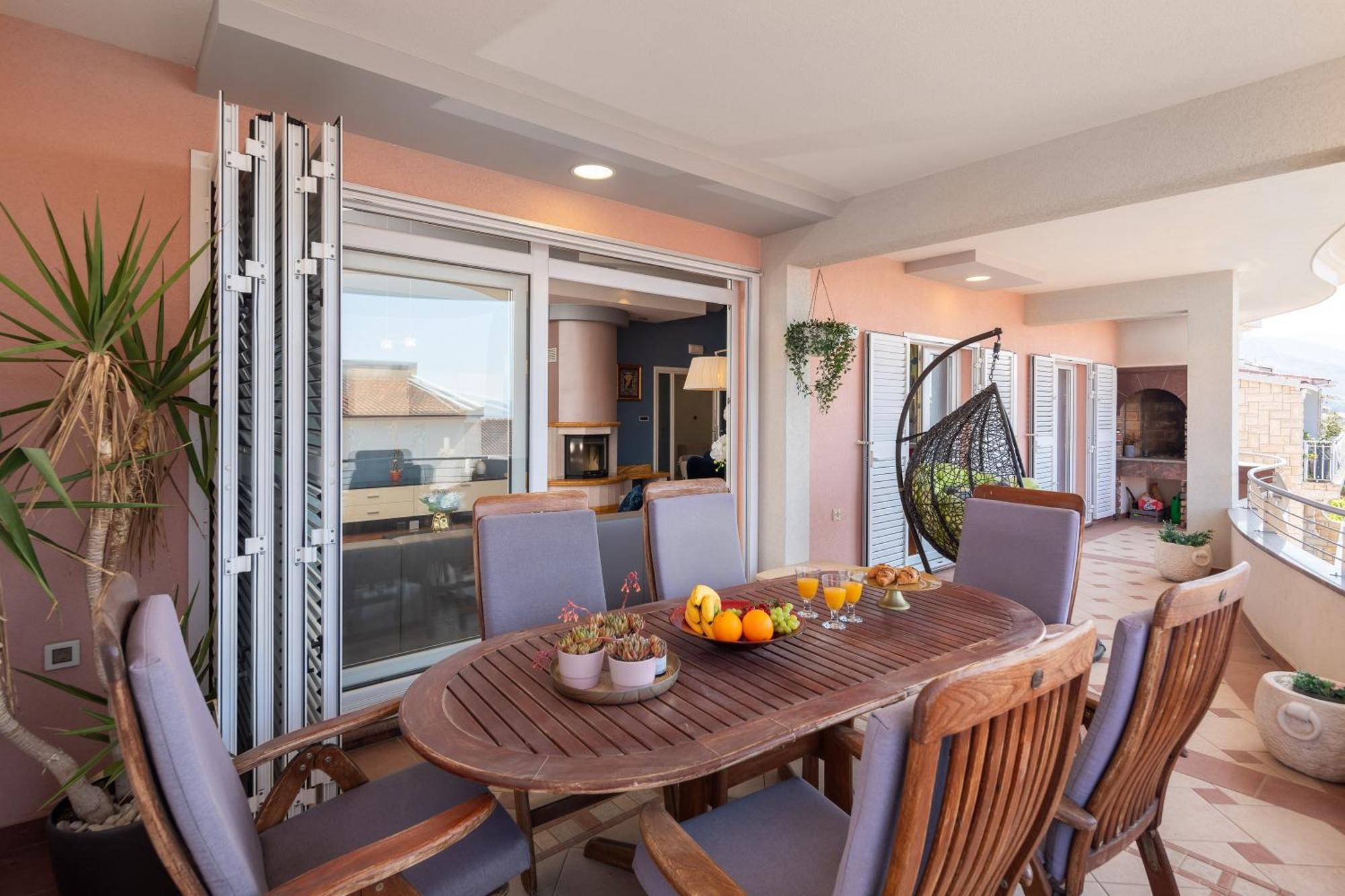 Brkic Apartments With Private Parking Makarska Exterior photo